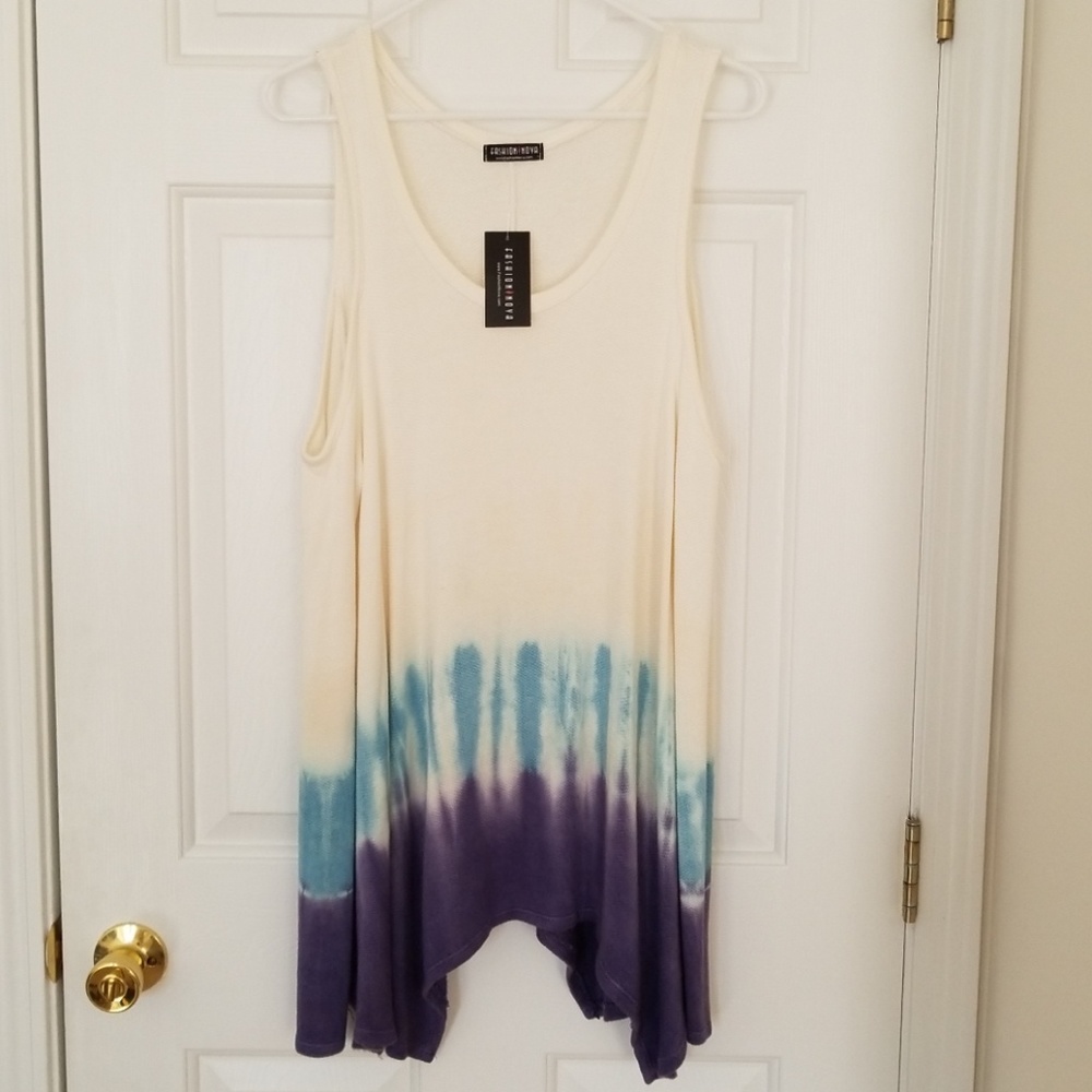 Gorgeous Fashion Nova Sleeveless Sweater - Picture 1 of 4